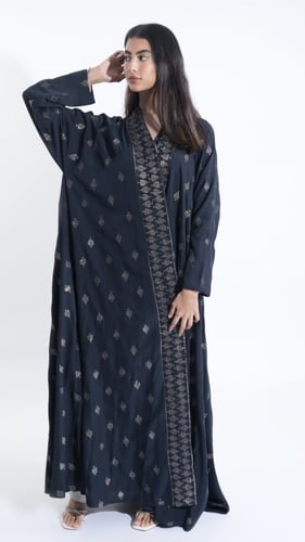 عبايه كحلي بتطريز ذهبي قماش انترنت