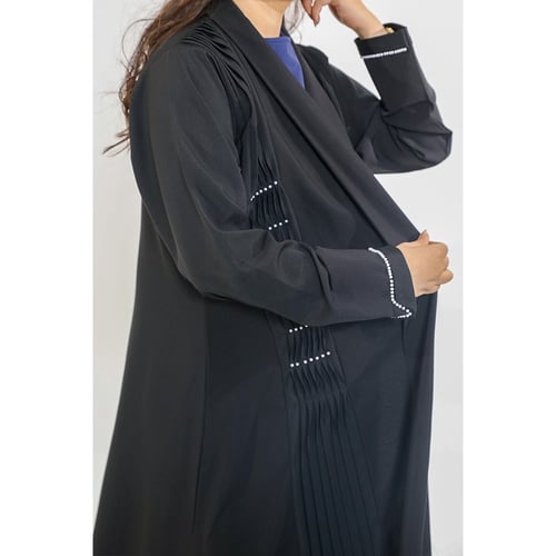 عباية كاجوال لف بقماش اوكراني مزينة باللولو الابيض...