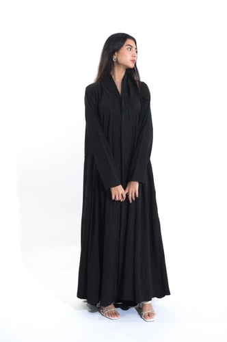 عباية سوداء بتطريز قصب اسود على كامل العباية قماش...