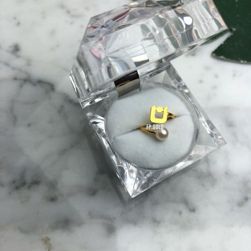 خاتم مطلي ذهب مع لولو نحيفه