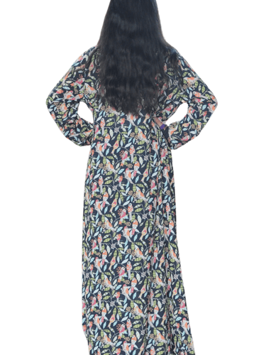 عباية مزهرة بتصميم القميص