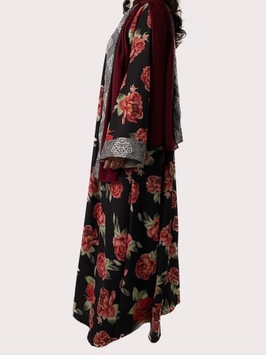 عباية لف ملونة ورد أحمر