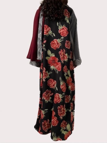 عباية لف ملونة ورد أحمر