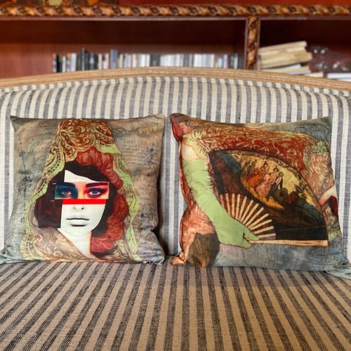 وسادة مخملية