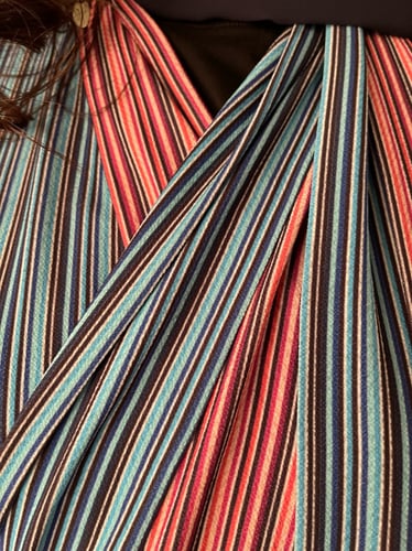 عباية لف ملونة مخططة مع طرحة