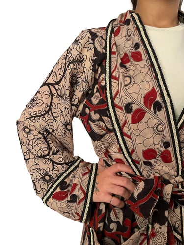 روب نسائي خفيف مع ياقة وحزام