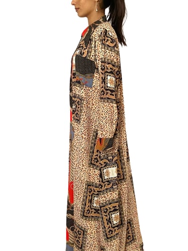 قميص مع ياقة كولاج من الكريب