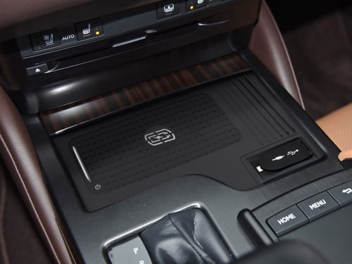 شاحن لاسلكي لكزس ES