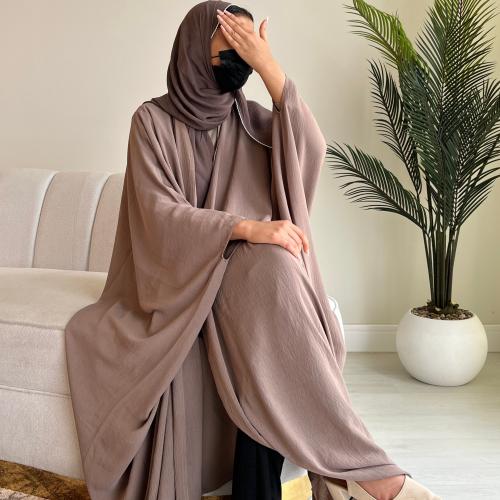 عبايه ملونه