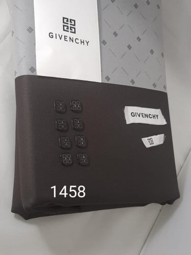 قماش جيفنشي شتوي 2026 بني غامق 1458