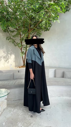 BG/Black abaya