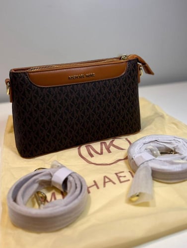 شنطة مايكل كورس اسود جملي