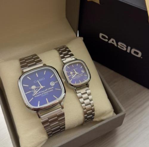 طقم كاسيو تصميم المملكة -نسائي ورجالي (ازرق)