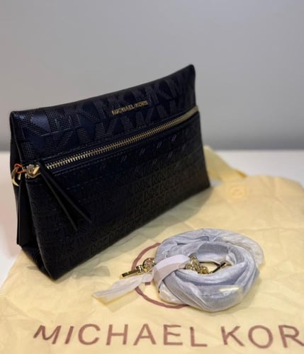 شنطة مايكل كورس اسود