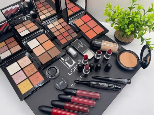 بوكس من لورا _متجر كيناز