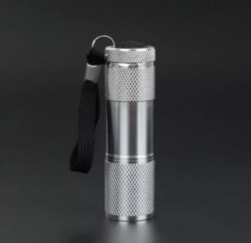 مصباح LED اشعة فوق البنفسجية