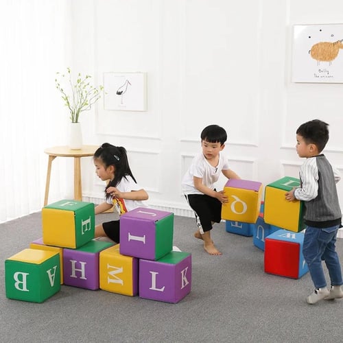 مكعبات الانشطة الاسفنجية حروف انجليزية 6 قطع ملونة