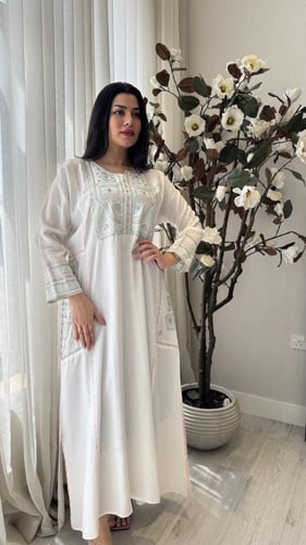 لينن شك مع تطريز