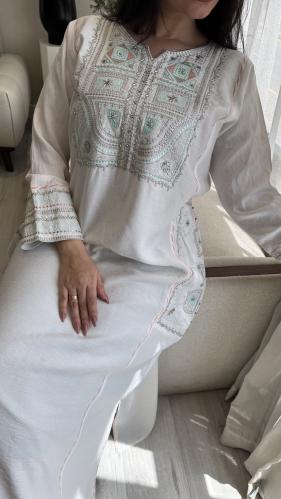 لينن شك مع تطريز