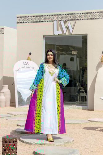 شالكي مع تطريز