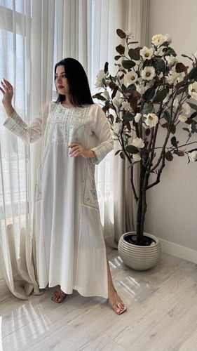 لينن شك مع تطريز