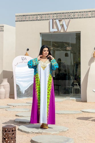 شالكي مع تطريز