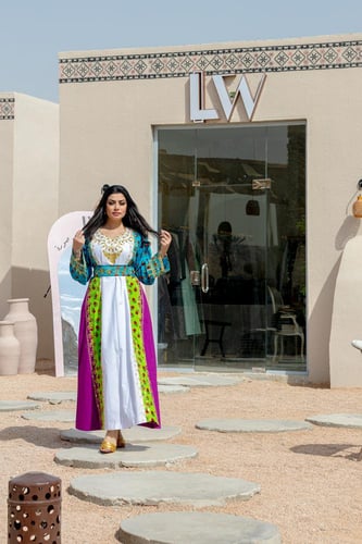 شالكي مع تطريز