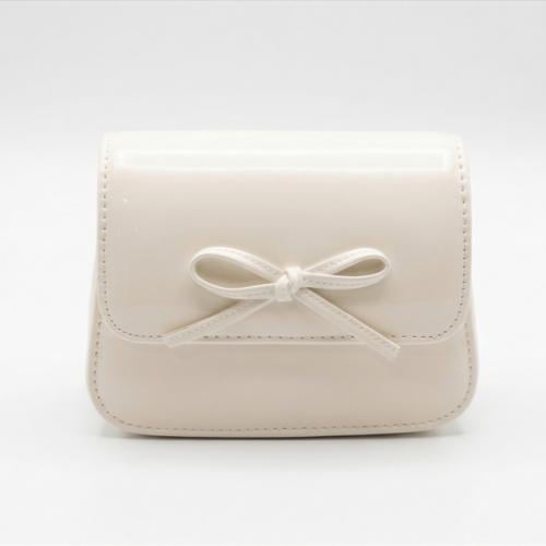 شنطه بناتي لون سكري بسلسلة