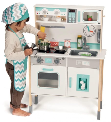 مطبخ خشبي تفاعلي اضاءة وصوت