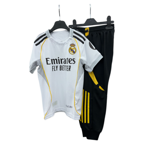 طقم نادي ريال مدريد مع البنطلون أطفال