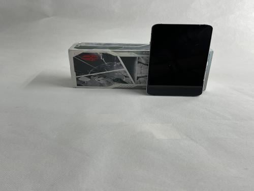 ريد ماجيك 7s برو 512-18 جيجا رام ، مستعمل نظيف ( م...