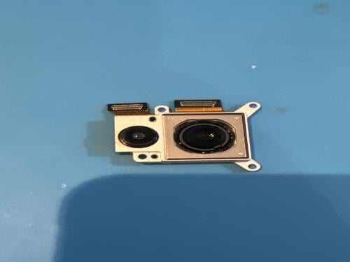 كاميرا خلفية بكسل ٦