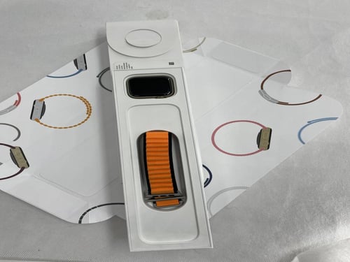 ساعة ابل الاصدار السادس ستالنس ستيل ذهبية 44ملم مس...