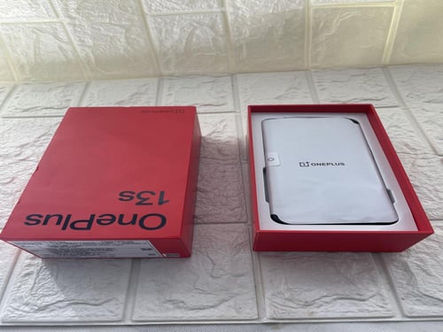 ون بلس 13s , ٢٥٦ جيجا ، ١٢ جيجا رام مستعمل اقل من...