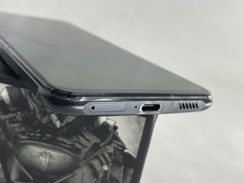 ريد ماجيك 7 , بذاكرة داخلية 256 جيجا و 18 جيجا رام...