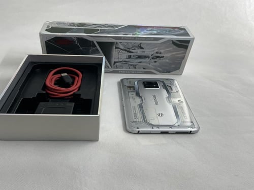 ريد ماجيك 7s برو 512-18 جيجا رام ، مستعمل نظيف ( م...