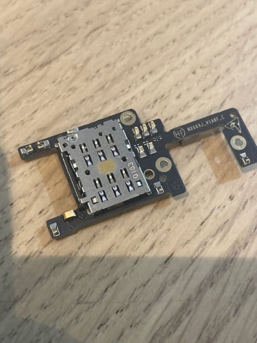 مدخل شريحة لجهاز ريد ماجيك 6 برو