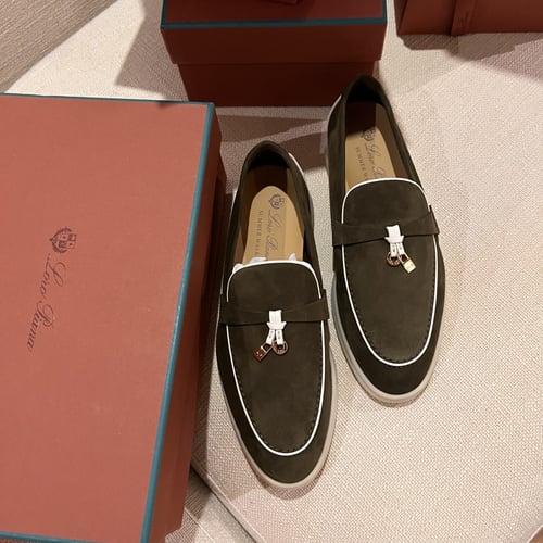 Loro piana summer charm walk