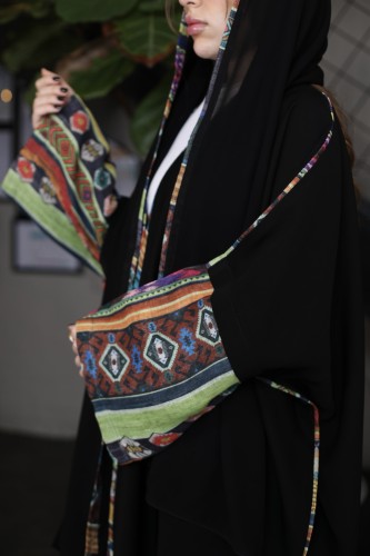 4 M