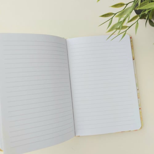 دفتر بغلاف سميك