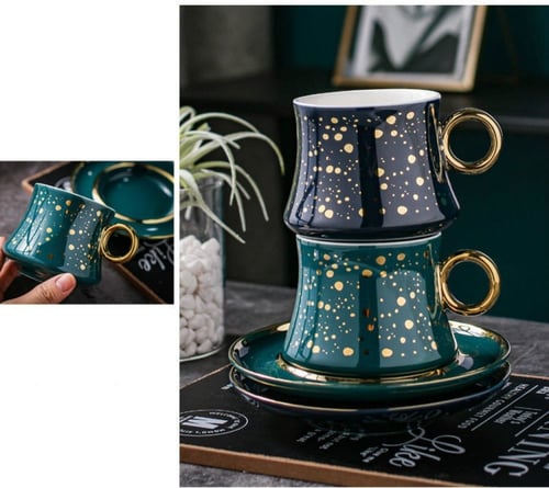 فنجان قهوة فاخر من السيراميك مع طبق تقديم وملعقة