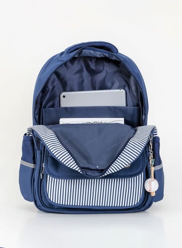 شنطة مدرسية بتصميم رقيق وسحاب مميز