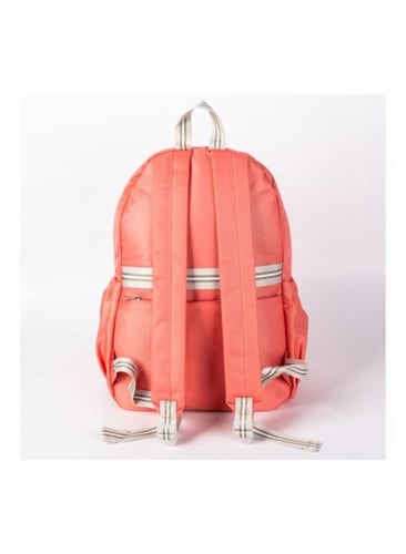 شنطة مدرسية بألوان زاهية متنوعة