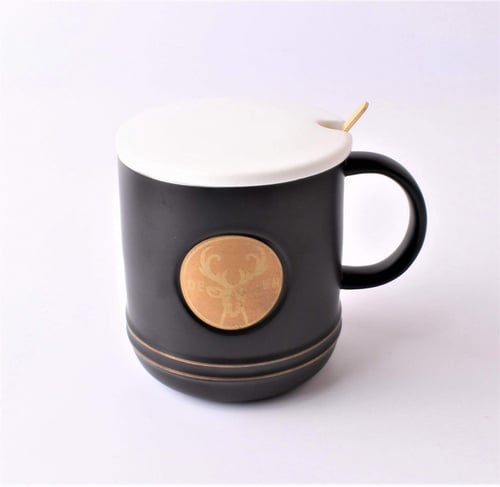 كوب فاخر بغطاء وملعقه ذهبيه بشكل رخامي