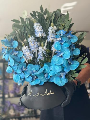 فازة سيراميك ورد صناعي