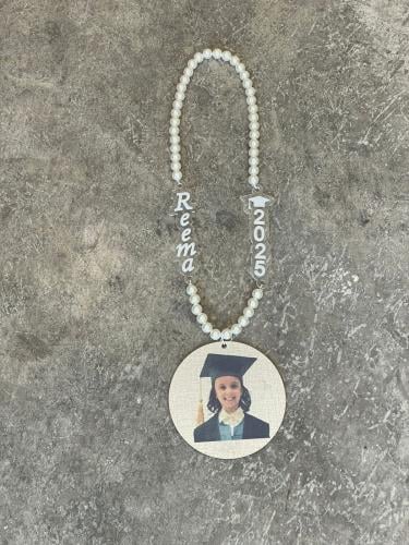عقد تخرج فاخر