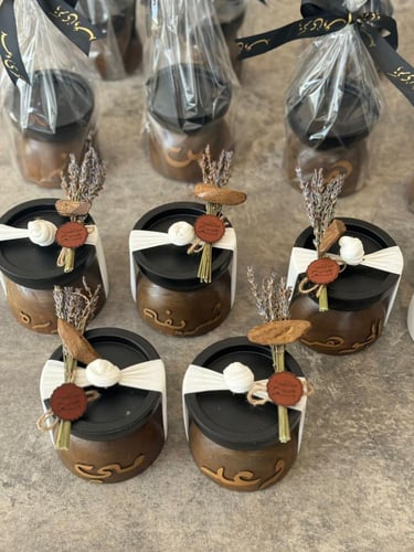 مبخرة خشبية مع كسرة بخور ولافندر شامله كتابه الاسم...