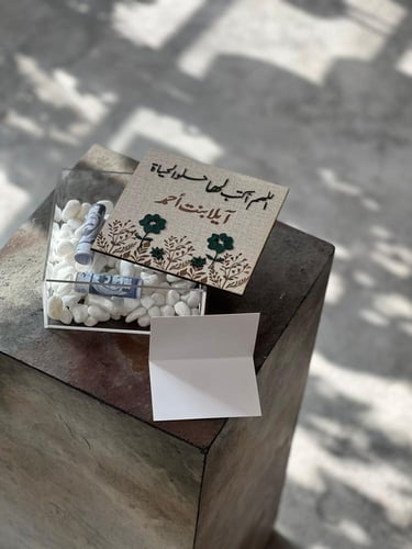 بوكس اكريلك مع غطاء خشب