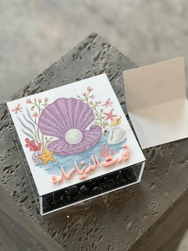 بوكس اكريلك بغطاء خشب بتصميم أنيق