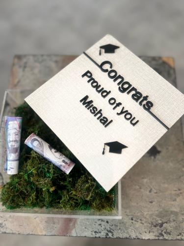 بوكس اكريلك مع غطاء خشب